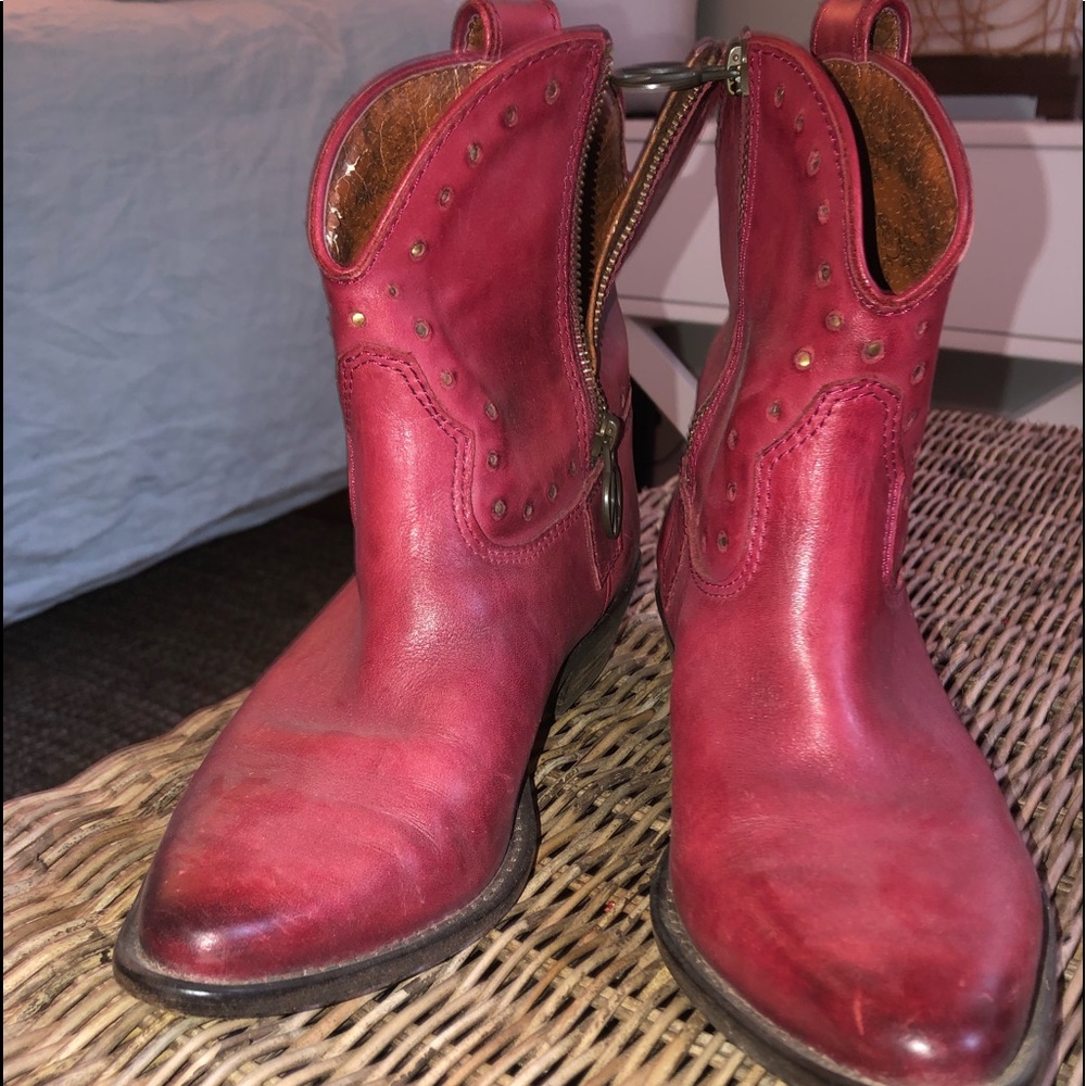 Lucky shorties size 7.5